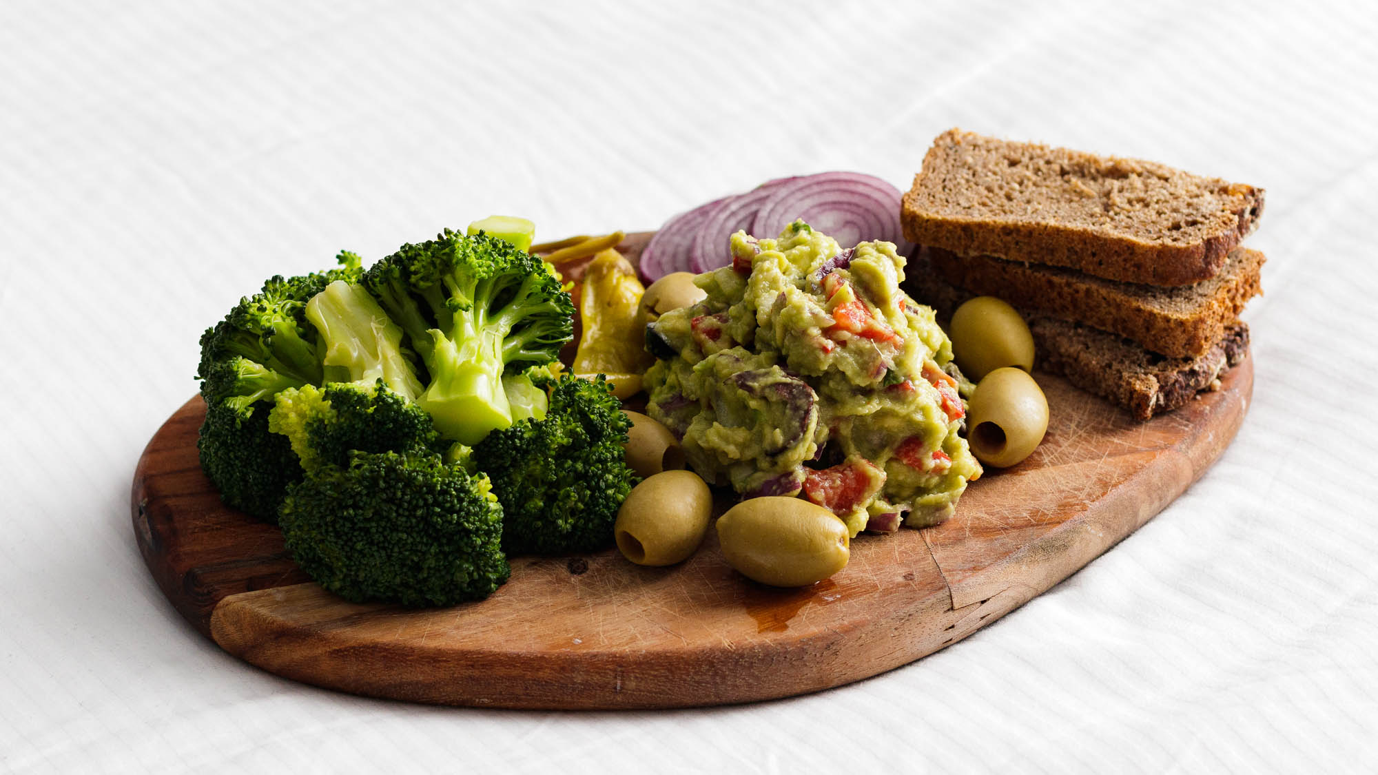 Broccoli and Guacamole Plateau (Vegan)