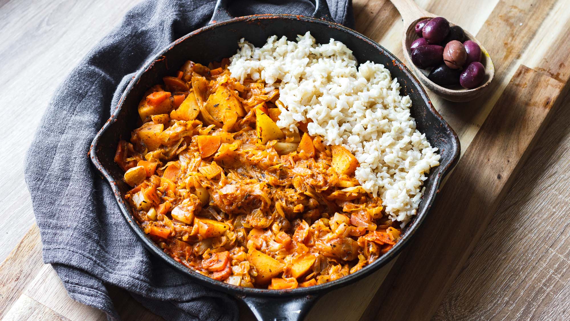 Traditional Sour Cabbage Stew (Vegan)