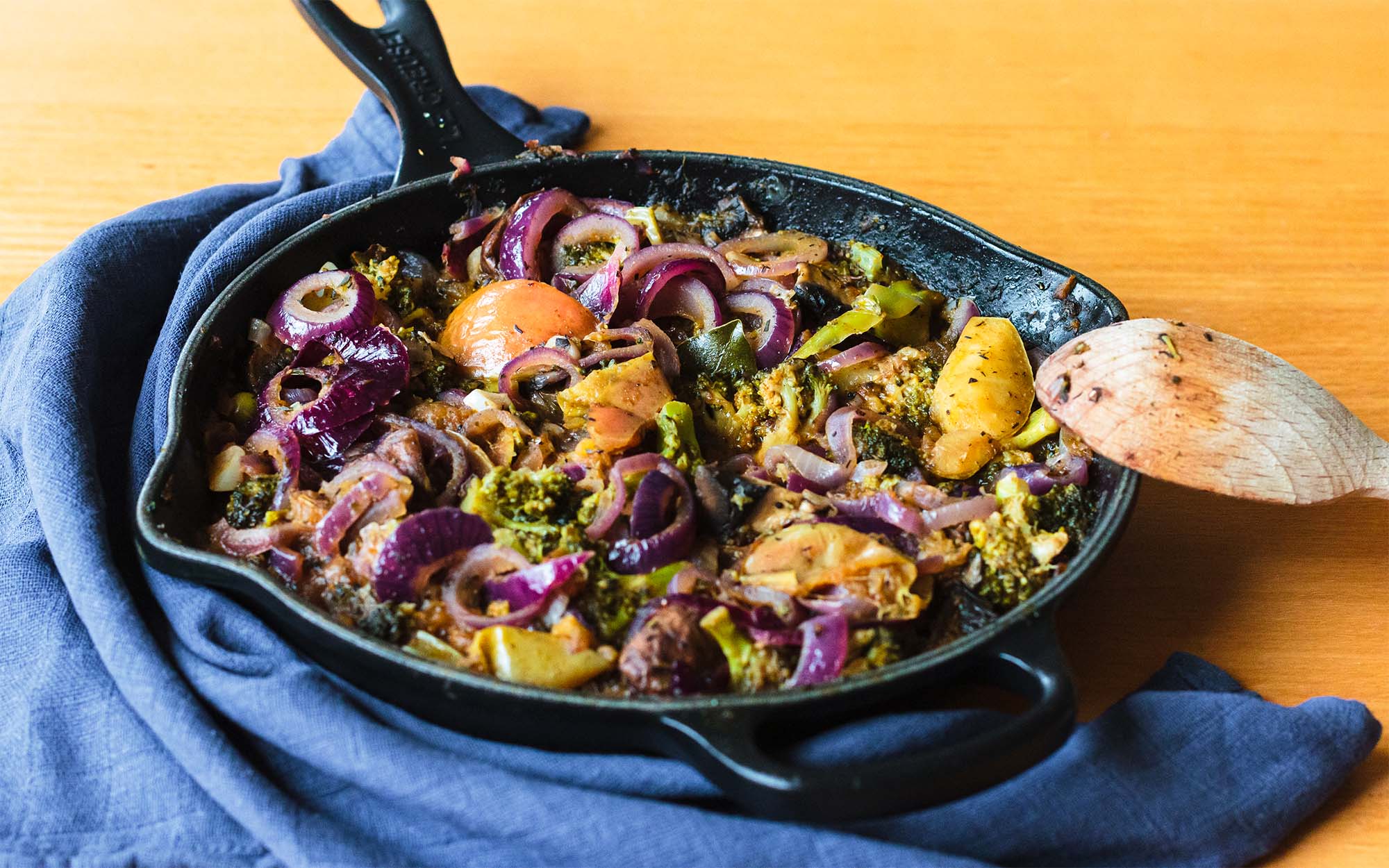 Vegetable Stew with Onion, Broccoli, and Cauliflower 